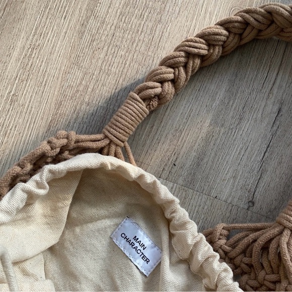 Aritzia Main Character Woven Tote Bag - Picture 2 of 5